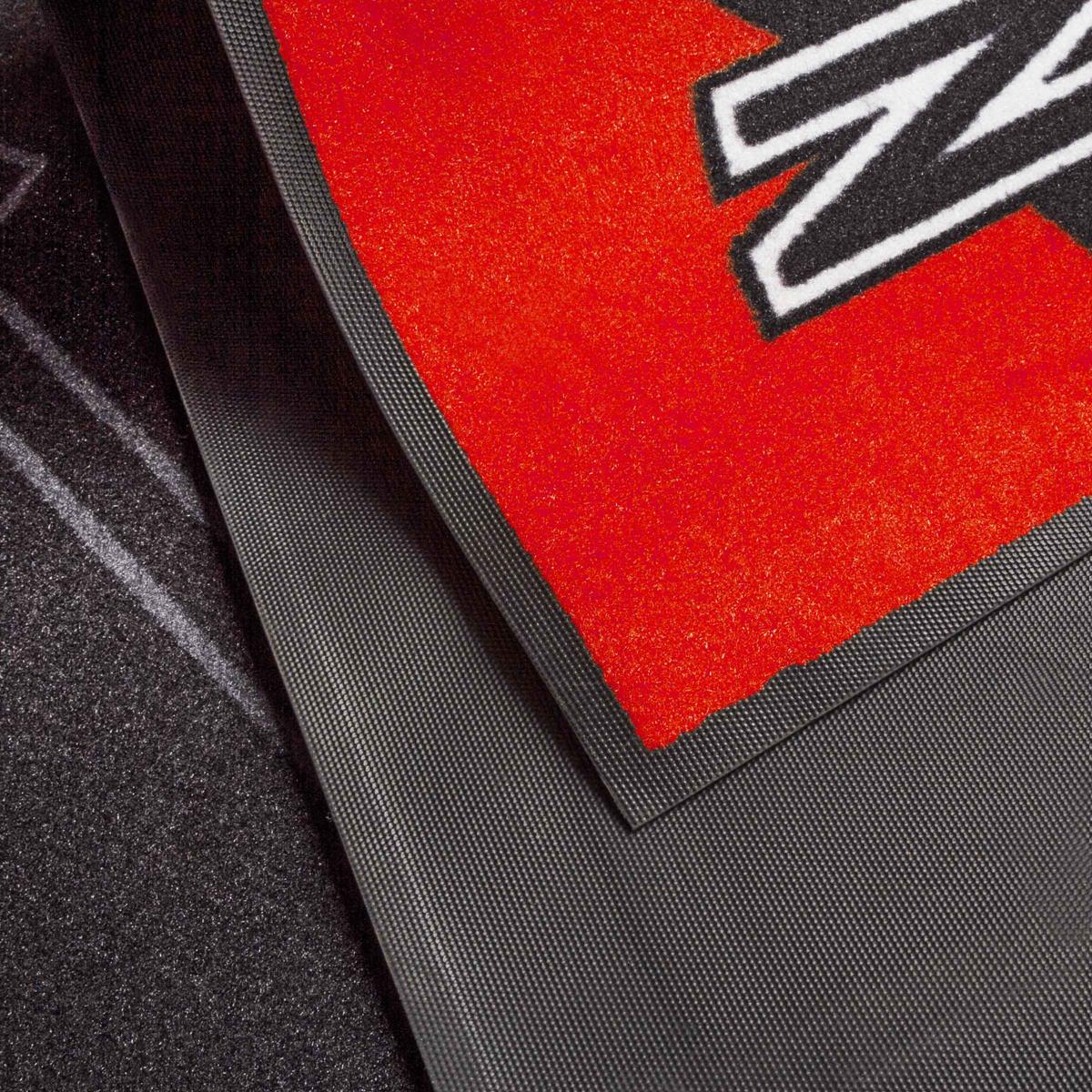 Zeta Workshop Carpet Black/Red